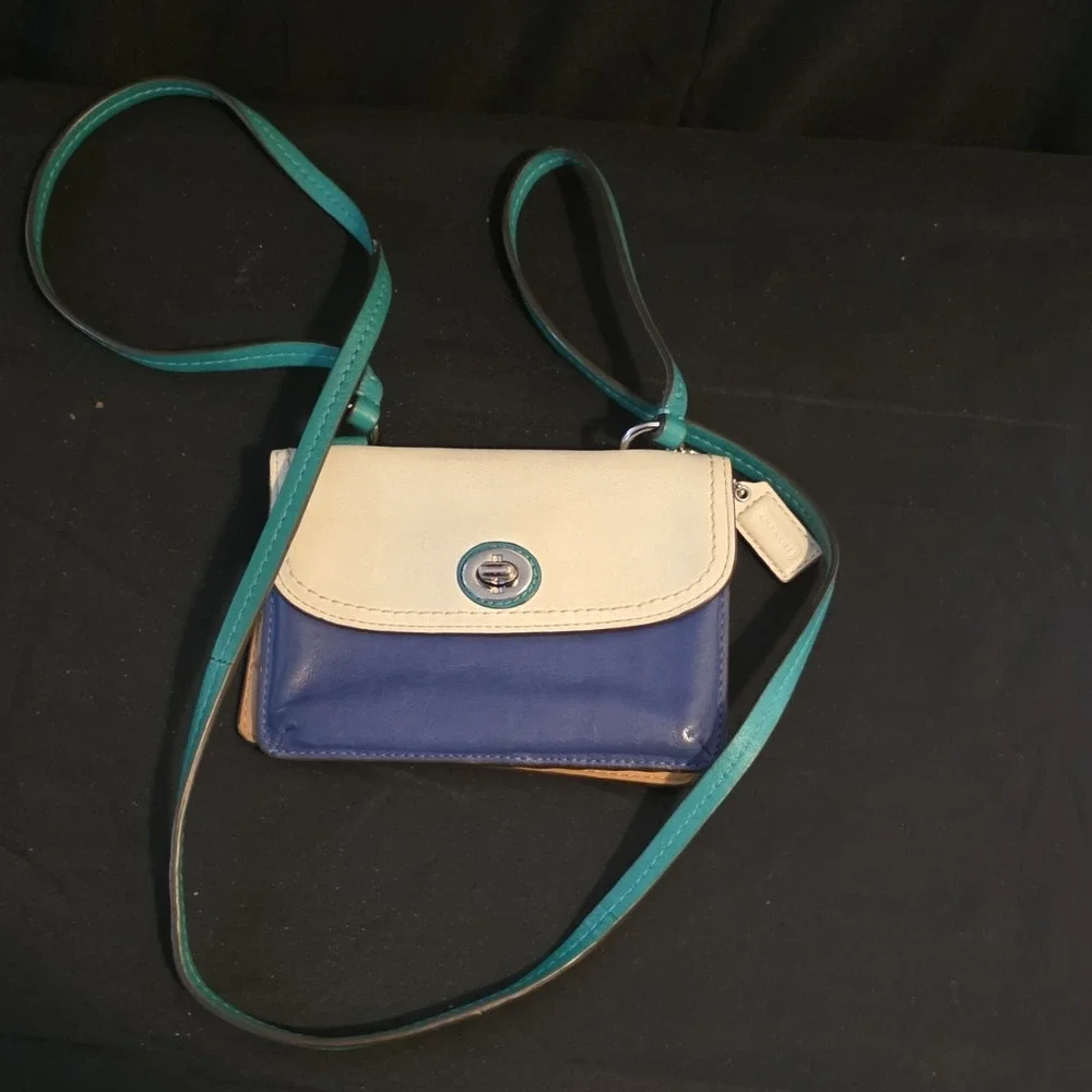 Coach Crossbody Wallet Solid Blue Beige Green Women's Zipper Credit Card Folding